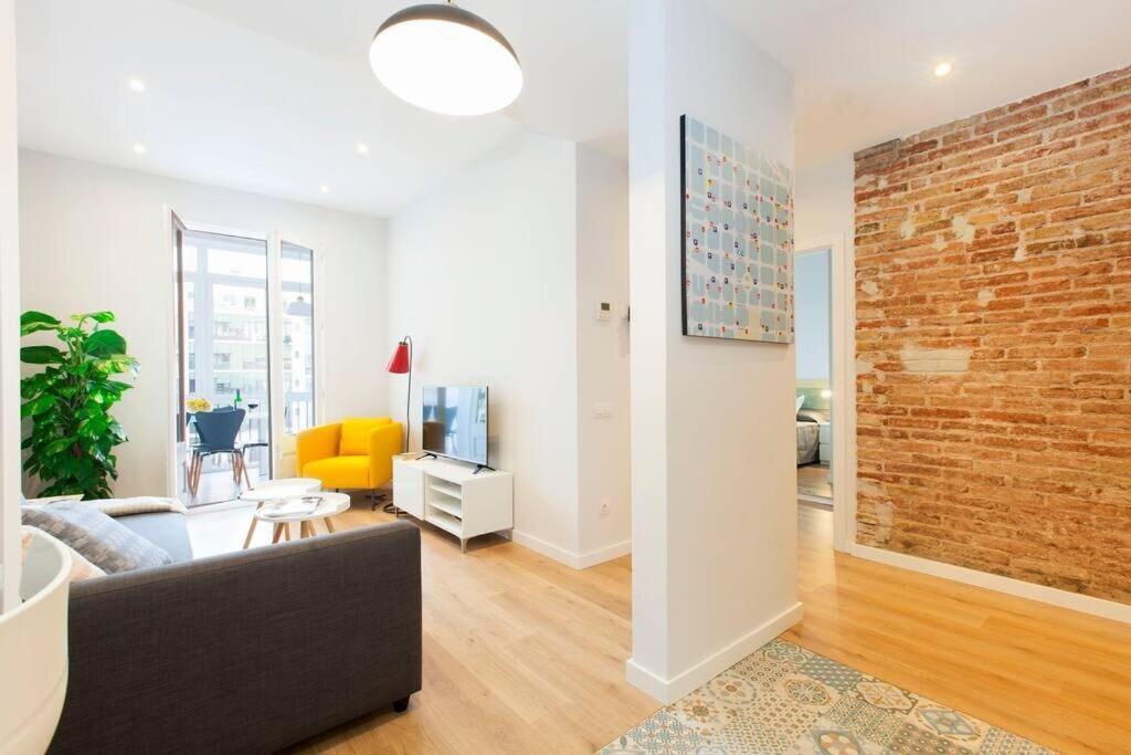 Beautiful 4Bd 4Ba Apartment In Eixample District Barcelona Exteriör bild