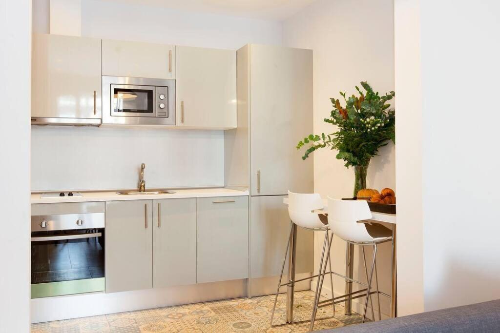 Beautiful 4Bd 4Ba Apartment In Eixample District Barcelona Exteriör bild