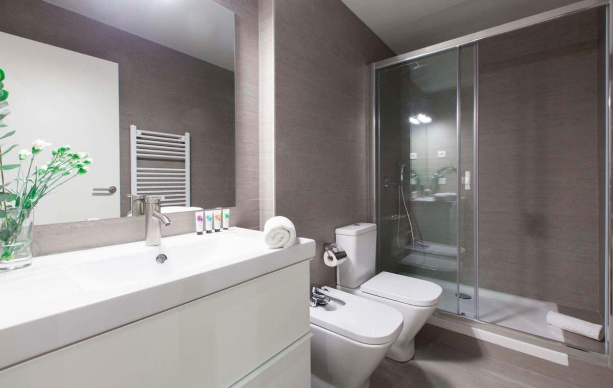 Beautiful 4Bd 4Ba Apartment In Eixample District Barcelona Exteriör bild